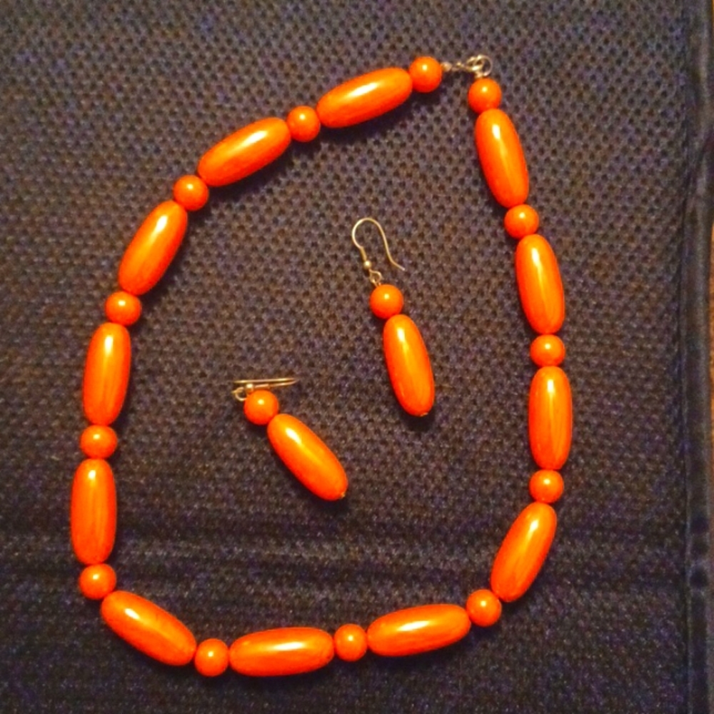 Necklace / Earrings